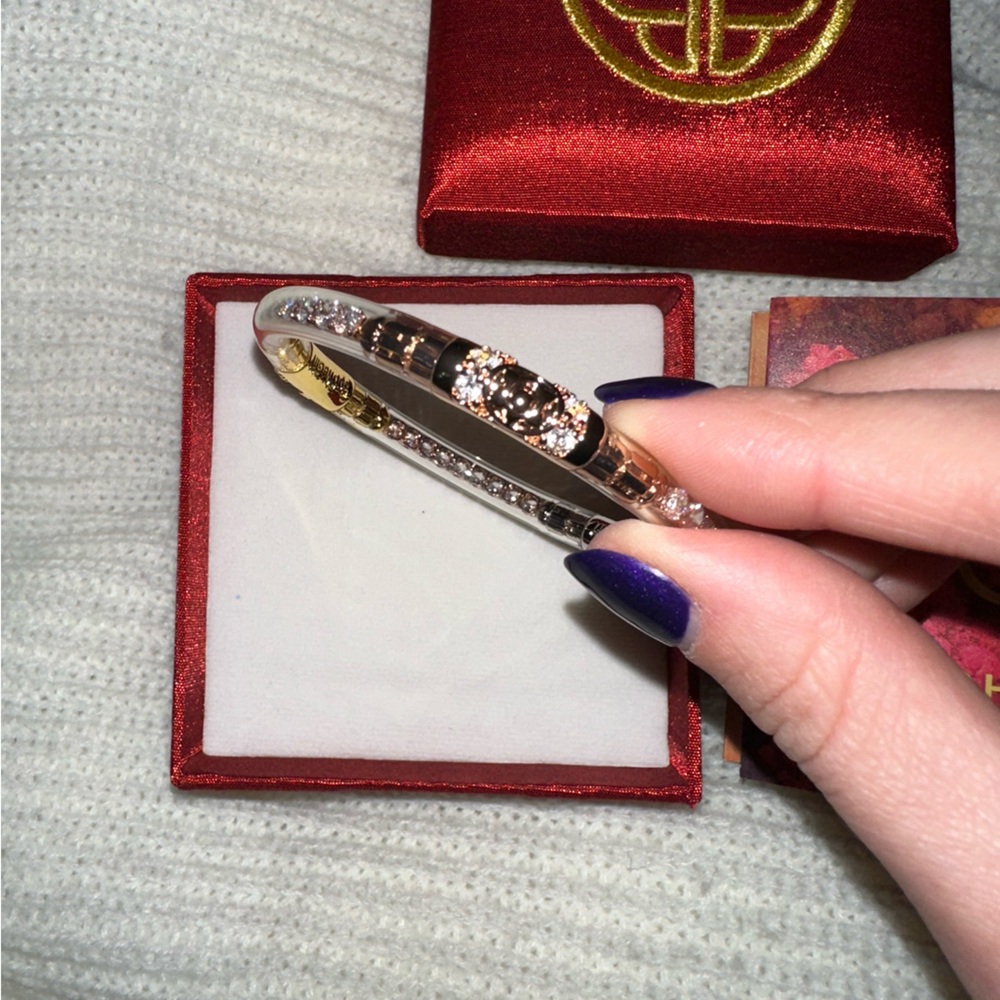 🆕💎 BuDhaGirl Mixed Metal All Weather Solo Bangle - Three Queens - Clear Crystal - Picture 9 of 16